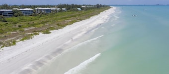 Dream home with incredible outdoor space. Walk to beach & restaurants!