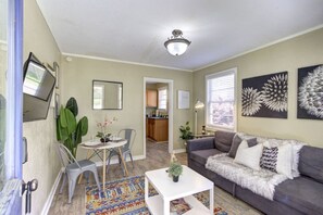 Unclassified image, 3 of 30, button