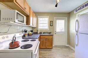 Unclassified image, 2 of 30, button