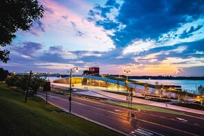 Immagine non classificata, 2 di 32, pulsante