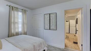 1 bedroom, desk, iron/ironing board, WiFi