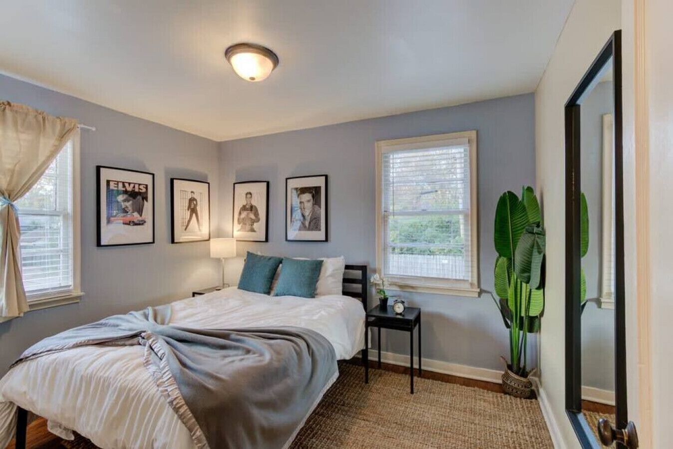 1 habitación, escritorio, tabla de planchar con plancha y wifi 