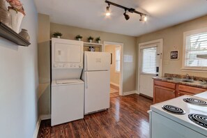 Interior - Elvis Revival! in Fabulous Midtown Memphis (Memphis)