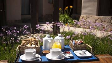 Free daily local cuisine breakfast