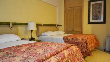 Comfort Room | Blackout drapes, free WiFi, bed sheets