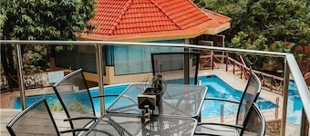 Cumbres Hotel & Cabañas