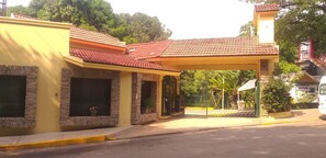 Restaurant - Cumbres Hotel & Cabañas (Gómez Farías)