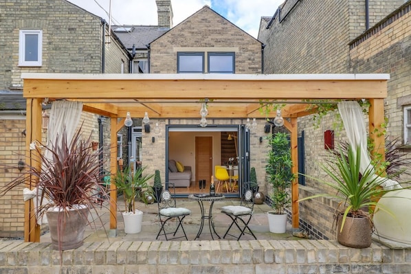 House, 2 Bedrooms | Terrace/patio