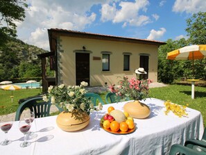 Cottage | Dining - Apartment in Marche With Pool and Mountain Views (Apecchio)