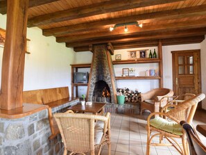 House | Living room - Spacious Holiday Home in Houffalize With Barbecue (Houffalize)