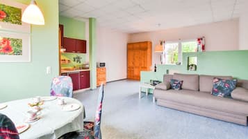 Apartment | Dining