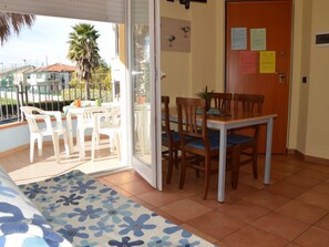 Living room - House in Residence With Swimming Pool, Near the Sea (Roseto degli Abruzzi)