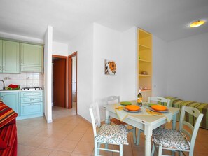 Dining - Cozy Bungalow With a Nice Private Terrace in South Tuscany (Scarlino)