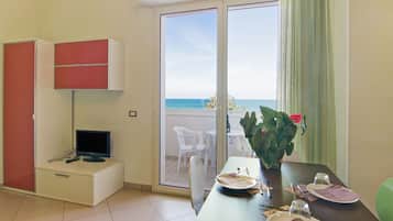 Apartment | Dining