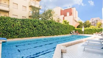 Apartment | Pool | Outdoor pool