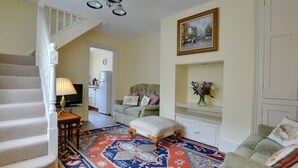 Cottage | Living room - Quaint Cottage in Crowborough With Graden (Crowborough)