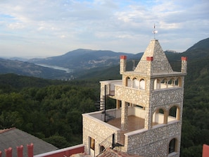 Exterior - Apartment in Castle With Pool and Views of the Majella Park and Lake Bomba (Rosello)