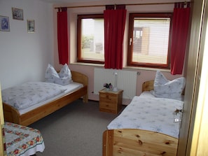 Apartment | 2 bedrooms, individually furnished, bed sheets