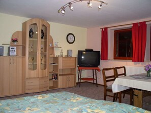 Living room - Charmantes Apartment in Jennewitz, in Ostseenahe (Kroepelin)