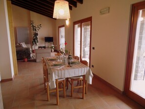 Apartment | Dining - Apartment by Lake Iseo With Stunning Views (Marone)