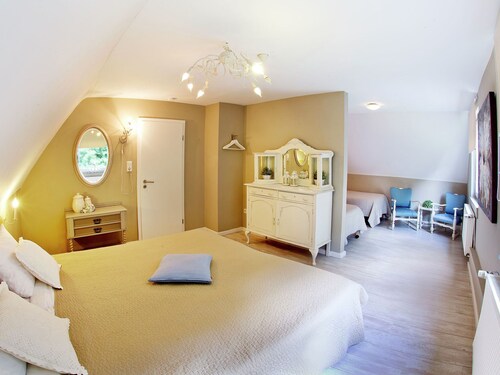 Plush Villa in Schutzbach with Sauna, Hot Tub, Bar