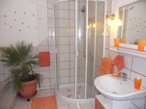 Apartment | Badezimmer | Dusche