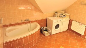 Villa | Bathroom