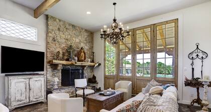 Brenham-Home/Barn amazing place to stay!  Completed 2019