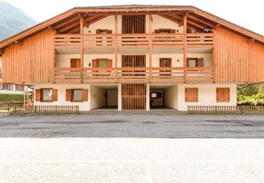 Chalet | Exterior