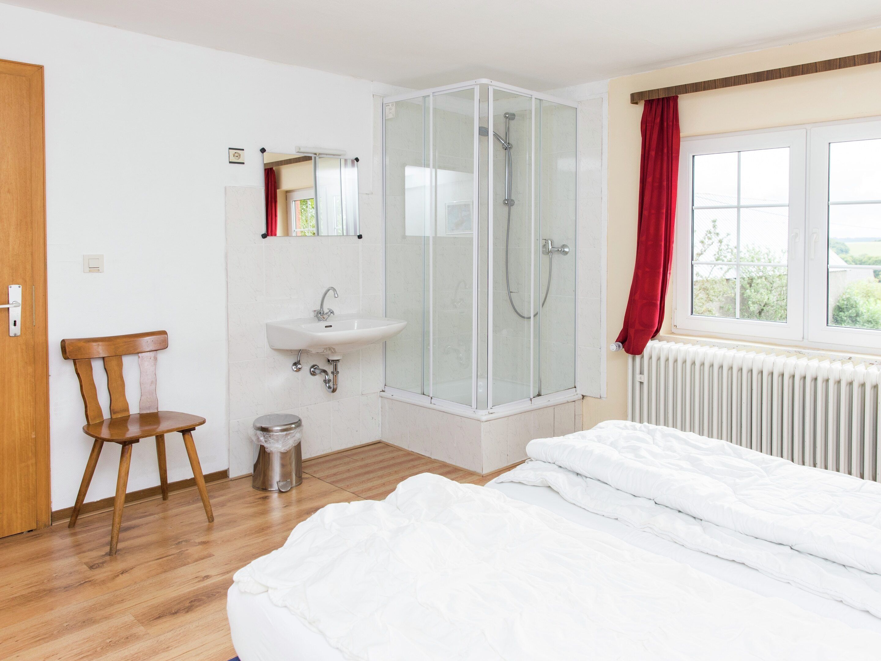 Rumah | 14 kamar tidur dan dilengkapi dengan perabotan berbeda-beda