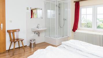 Rumah | 14 kamar tidur dan dilengkapi dengan perabotan berbeda-beda