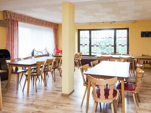 House | Room amenity - Large Group House, Beautifully Located in Eifel (Ammeldingen bei Neuerburg)