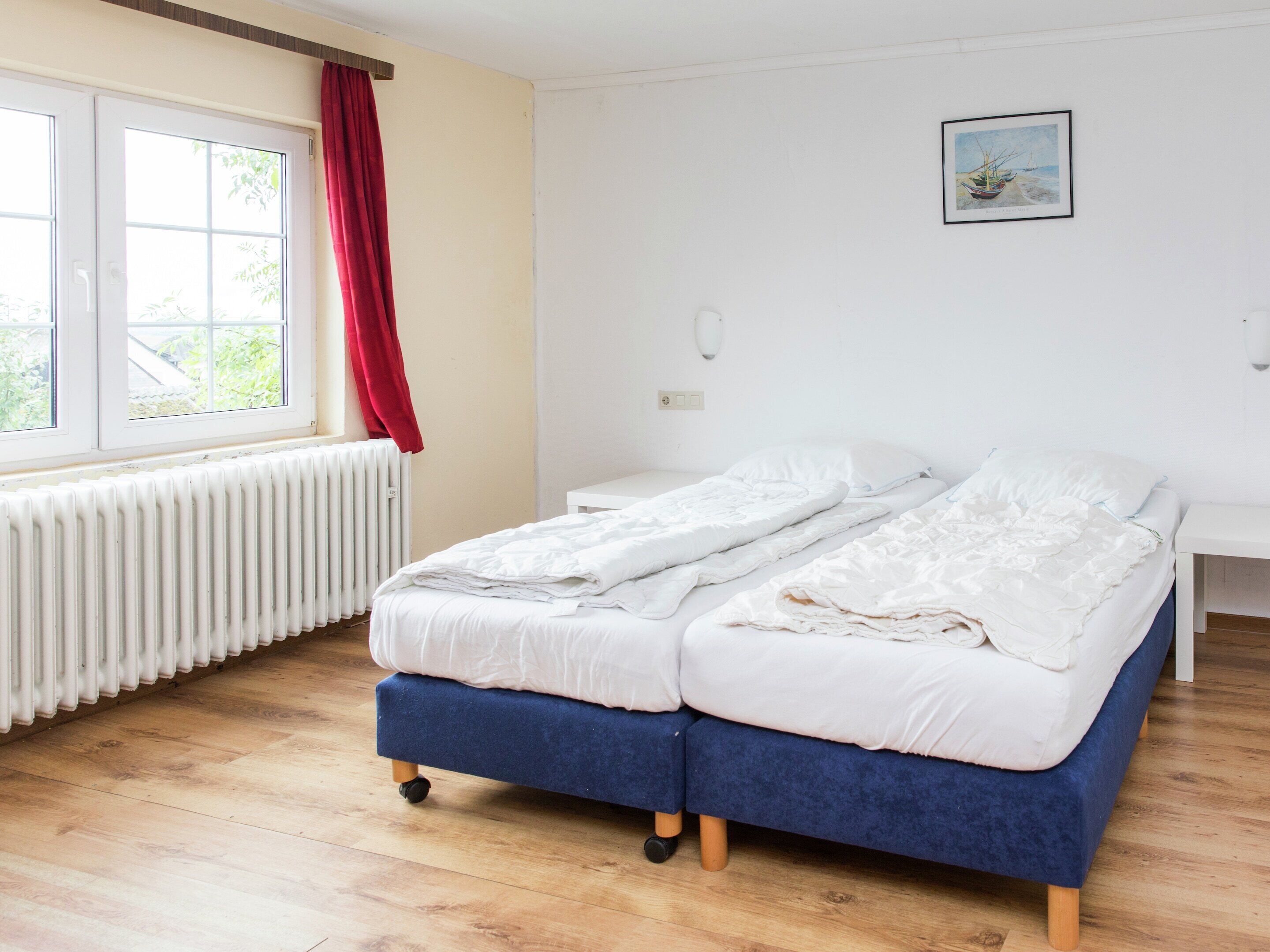 House | 14 bilik tidur, dilengkapkan perabot secara berasingan 