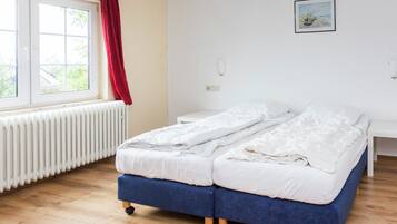 House | 14 bilik tidur, dilengkapkan perabot secara berasingan