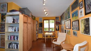 Living room - Homey Apartment in Nienhagen With Terrace, Heating, Barbecue (Nienhagen)