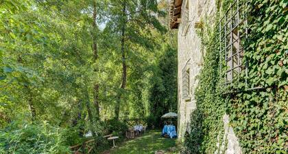 Family Mill Stay With BBQ