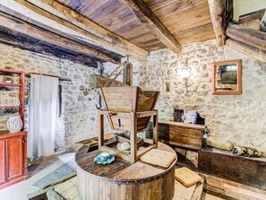 Cottage | Living room - Family Mill Stay With BBQ (Roccafluvione)