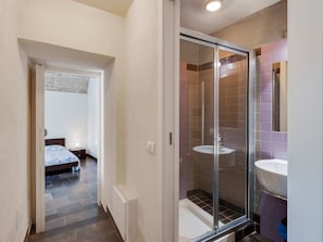 Shower, towels