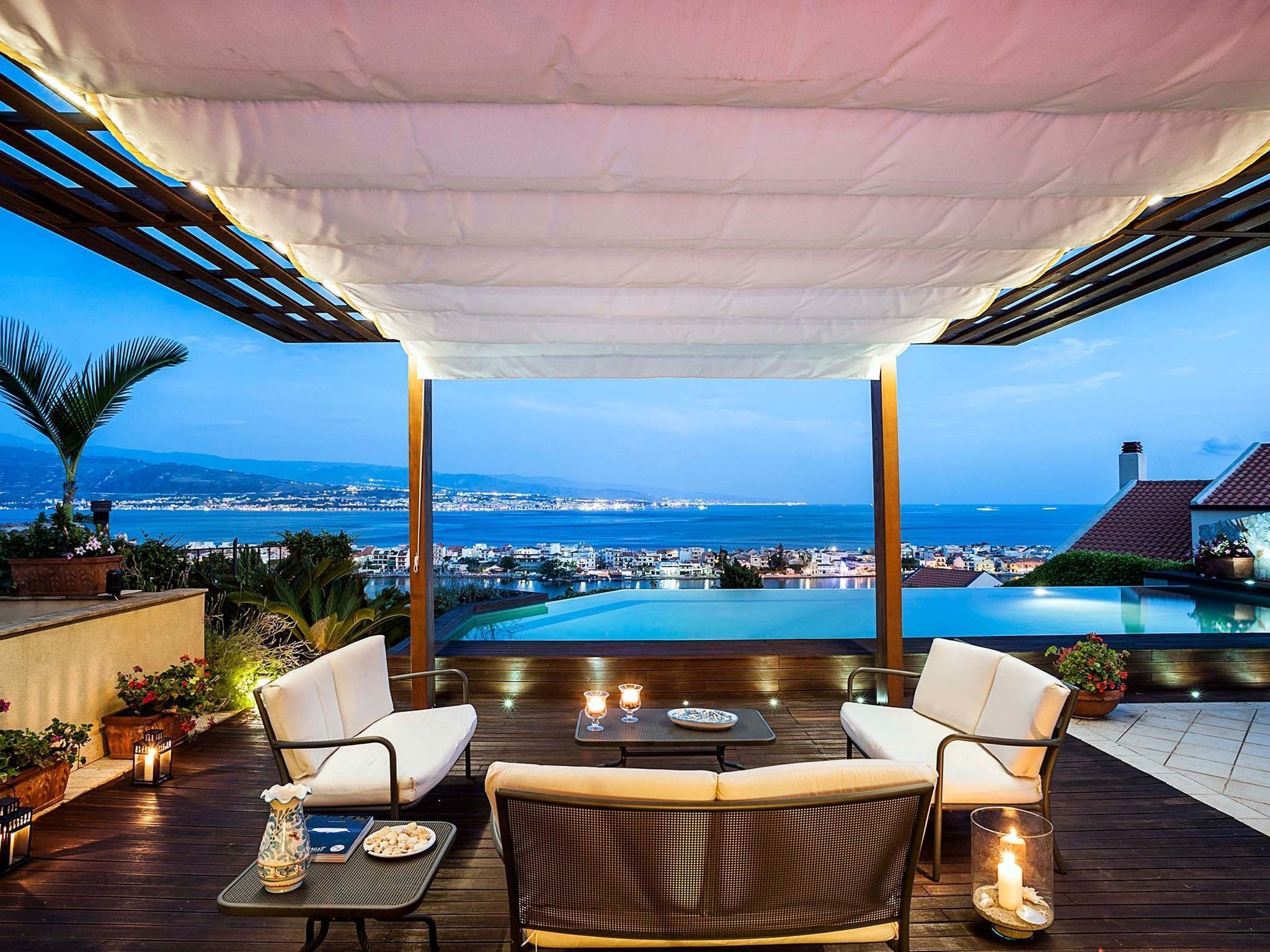 Villa | Balcony