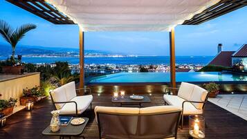 Villa | Balcony