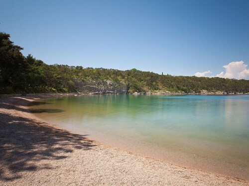 Apartment in Omisalj With Rooftop Terrace
