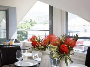 Apartment | Dining