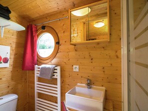 Cottage | Bathroom | Shower - Beautiful Holiday Home in Sensenruth With Sauna (Bouillon)