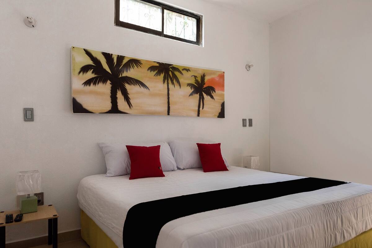 Iron/ironing board, bed sheets