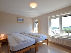 House | 16 bedrooms, individually furnished, bed sheets - Holiday Home in Rendeux With Pool & Sauna (Rendeux)