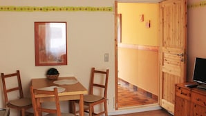 Dining - Modern Apartment in Wulften am Harz With Terrace (Wulften am Harz)
