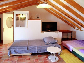 Apartment | 1 bedroom, bed sheets - Apartment in Okrug Donji (Okrug)
