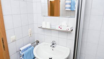 Shower, towels