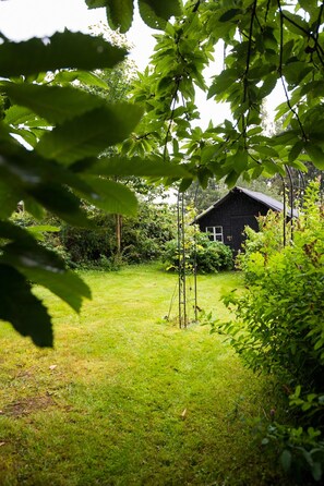 House | Garden - Peaceful Garden Hideaway (Froidchapelle)