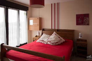 House | 2 bedrooms, iron/ironing board, travel crib, individually furnished - Peaceful Garden Hideaway (Froidchapelle)